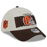 Men's New Era Stone/Brown Cleveland Browns 2023 NFL Draft 39THIRTY Flex Hat