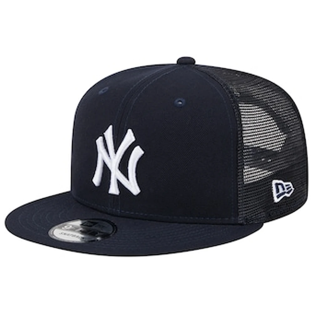 Men's New Era Navy New York Yankees Evergreen Trucker 9FIFTY Snapback Hat