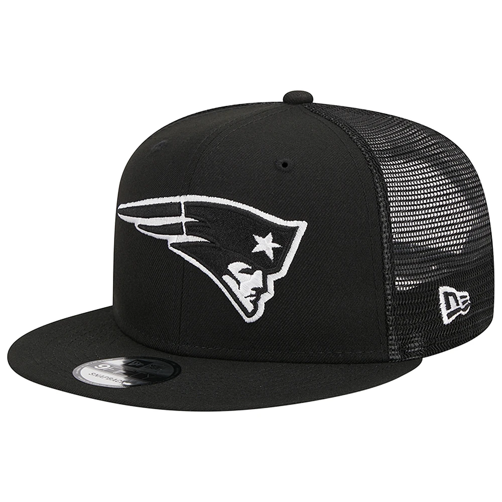 Men's New Era Black New England Patriots  Main Trucker 9FIFTY Snapback Hat