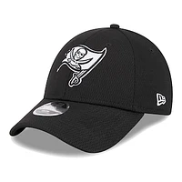 Youth New Era Black Tampa Bay Buccaneers Evergreen Main B-Dub 9FORTY Adjustable Hat