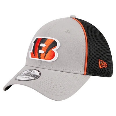 Men's New Era Gray/Black Cincinnati Bengals  Pipe 39THIRTY Flex Hat