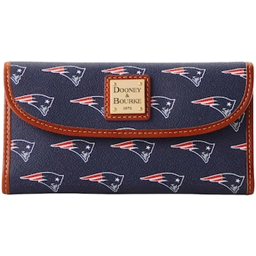 Dooney & Bourke New England Patriots Continental Wallet