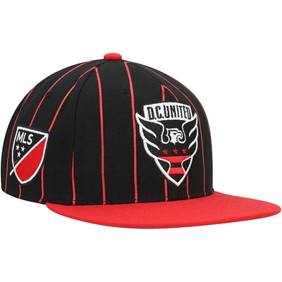 Men's Mitchell & Ness Black D.C. United Team Pin Snapback Hat