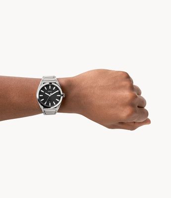 Everett Three-Hand Date Stainless Steel Watch