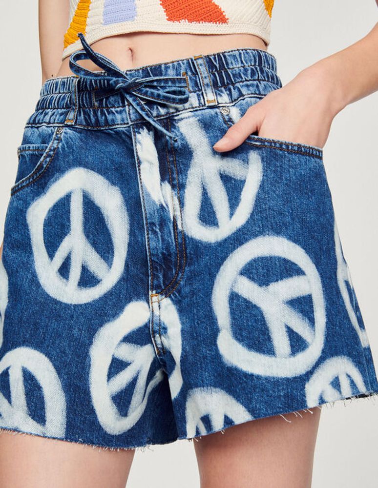 Short large en denim à motifs peace