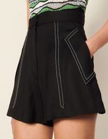 Short avec surpiqures