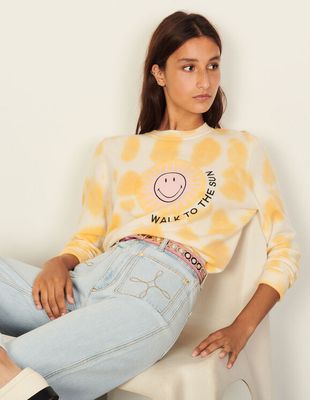 SmileyÂ® Pull jacquard tie and dye