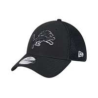 Detroit Lions Black on with White Outline Evergreen Neo 39Thirty