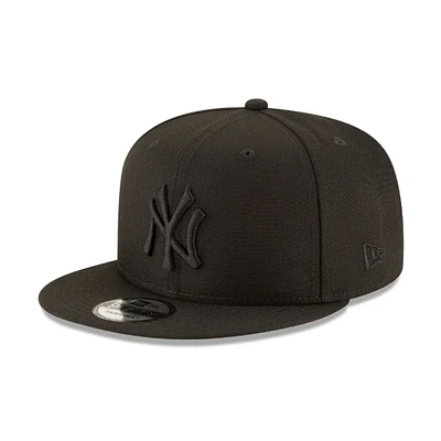 New York Yankees Black on Black 9Fifty