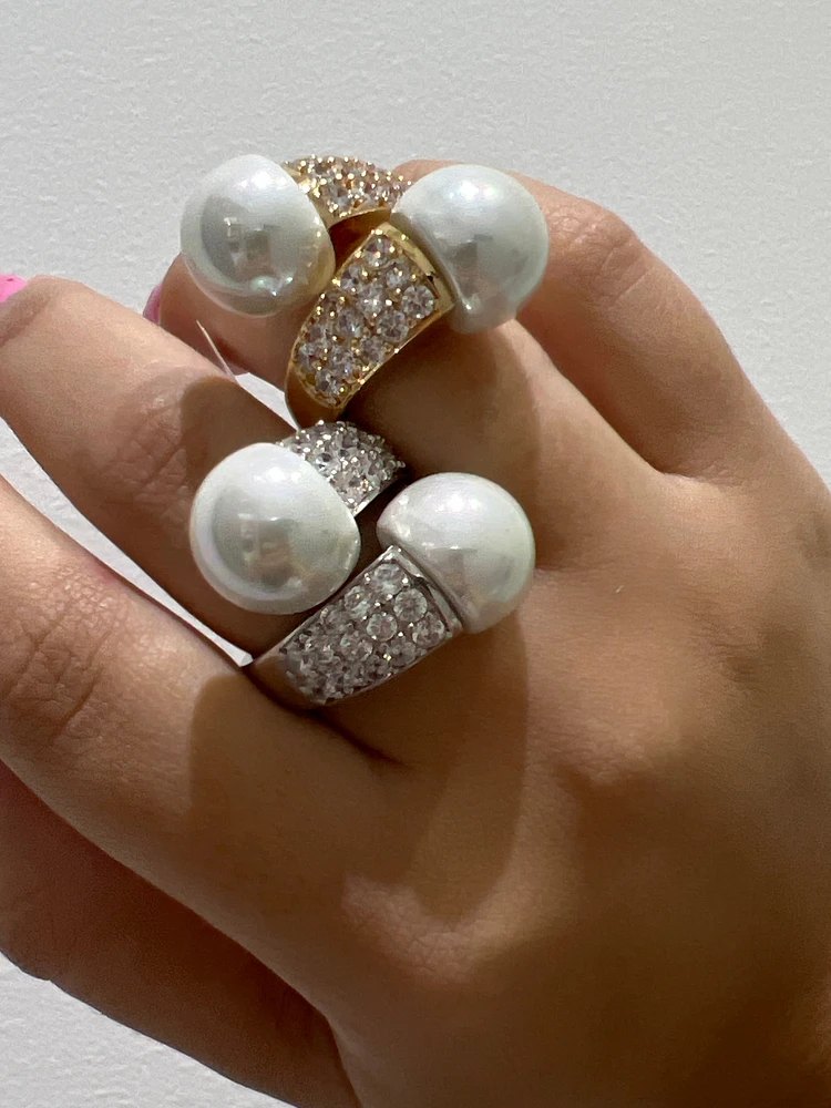 Carolina Olivares twist pearl and rhinstone ring