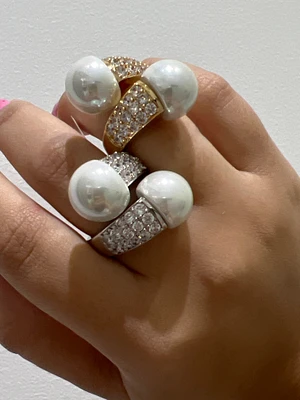 Carolina Olivares twist pearl and rhinstone ring
