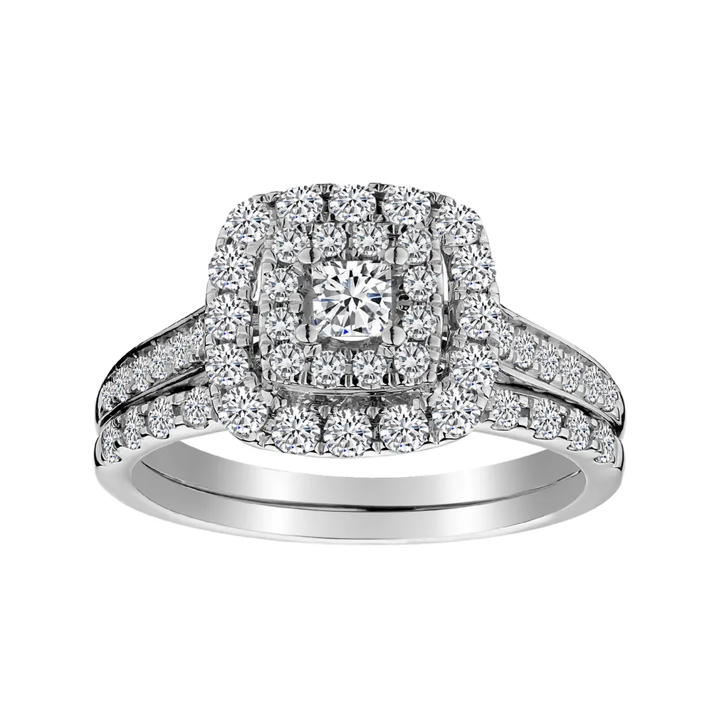 1.00 Carat of Diamonds Princess Cut Centre Engagement Ring Set, 14kt White Gold...................NOW