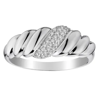 .15 Carat of Diamonds Ring, Silver......................NOW