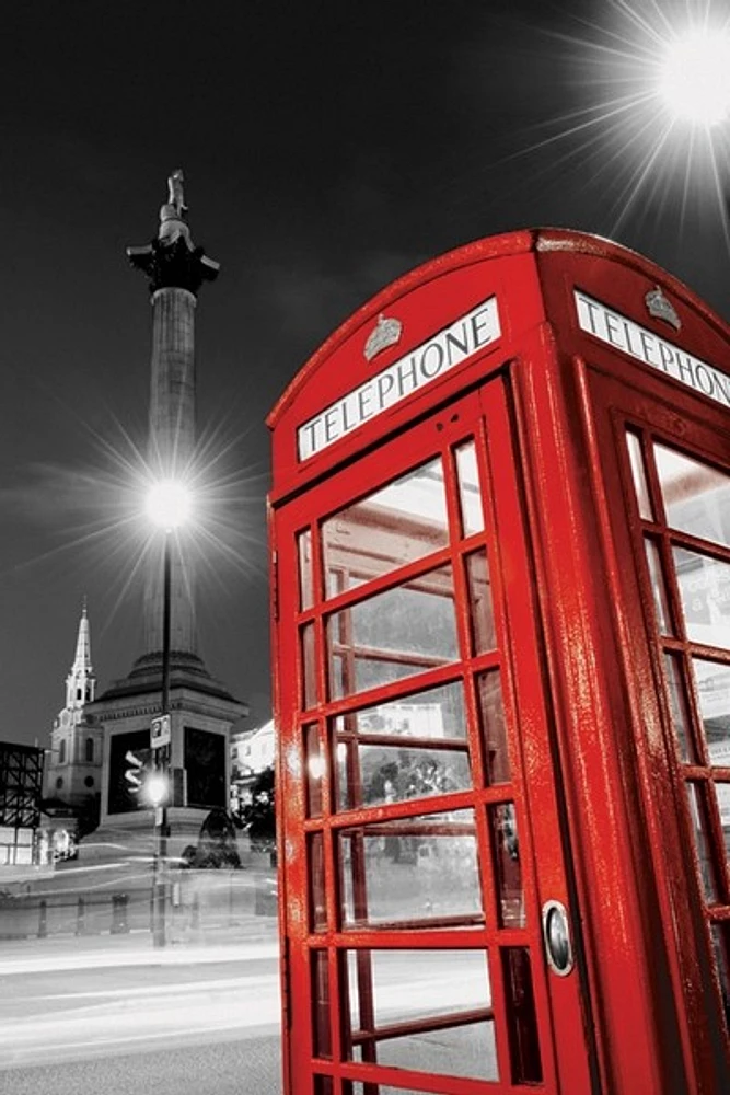 London - Red Telephone Box (Trafalgar Square)  