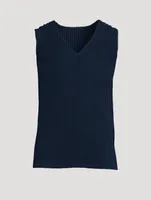 Basics V-Neck Vest