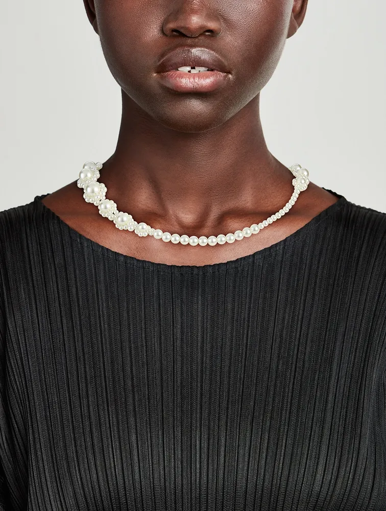 Daisy Faux Pearl Necklace