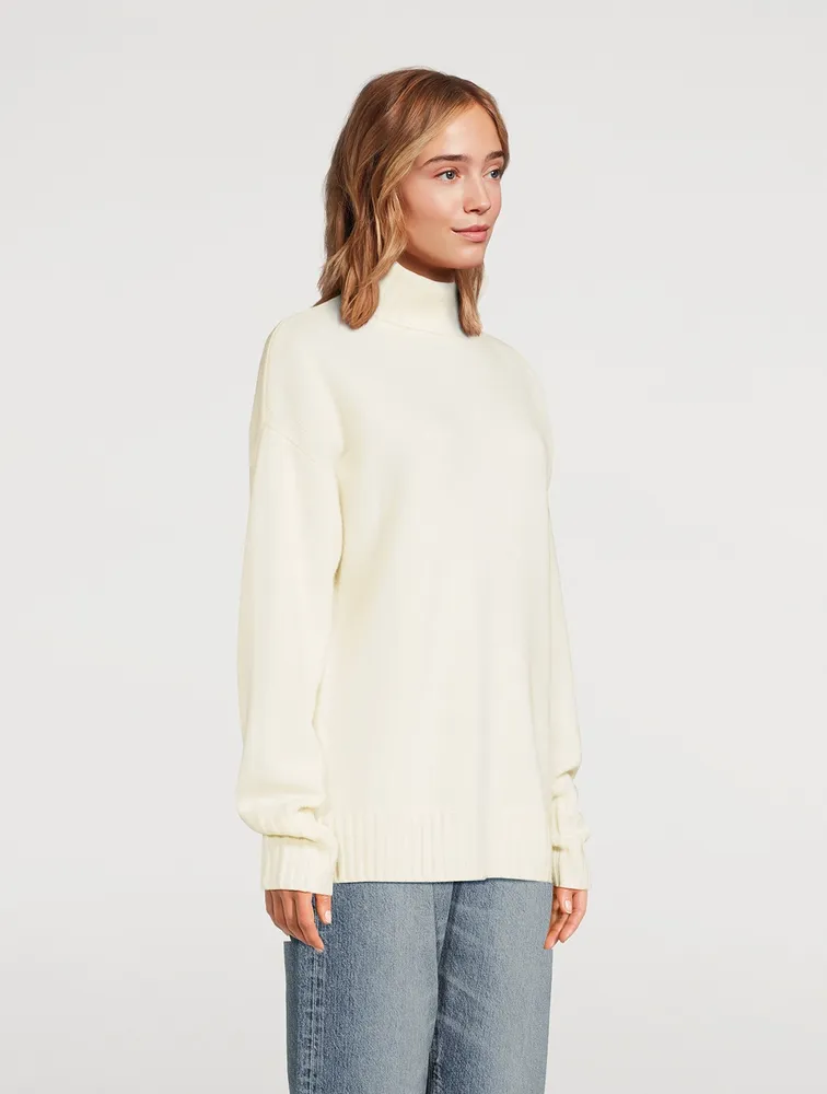 Luxe Cashmere Turtleneck Sweater