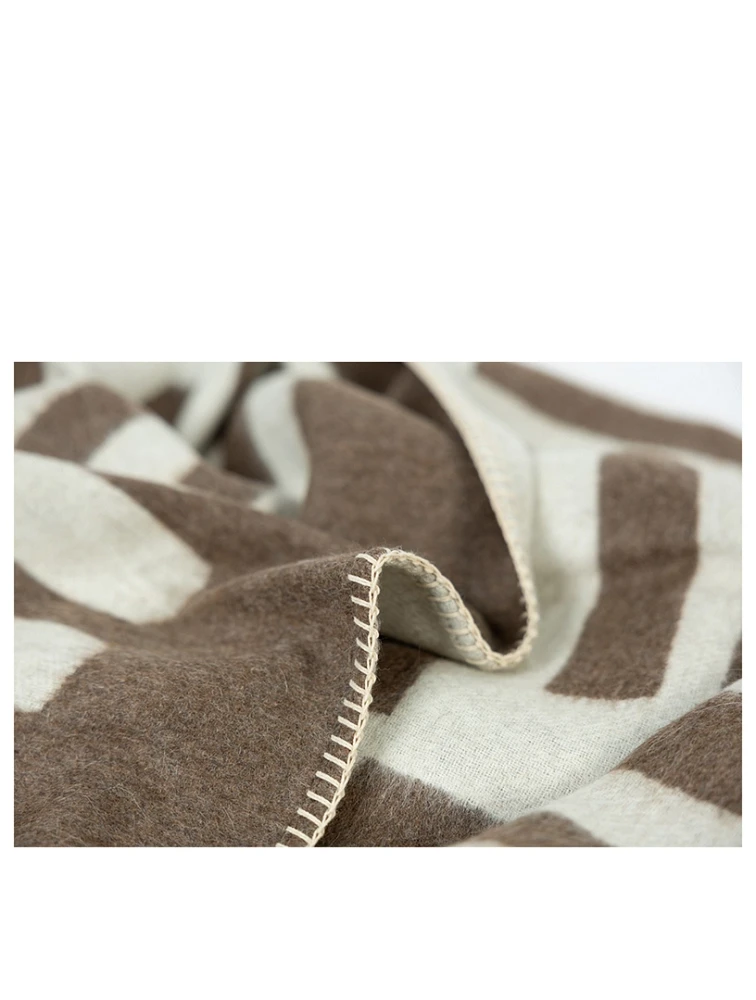 Rosin Reversible Zero Dye Throw Blanket