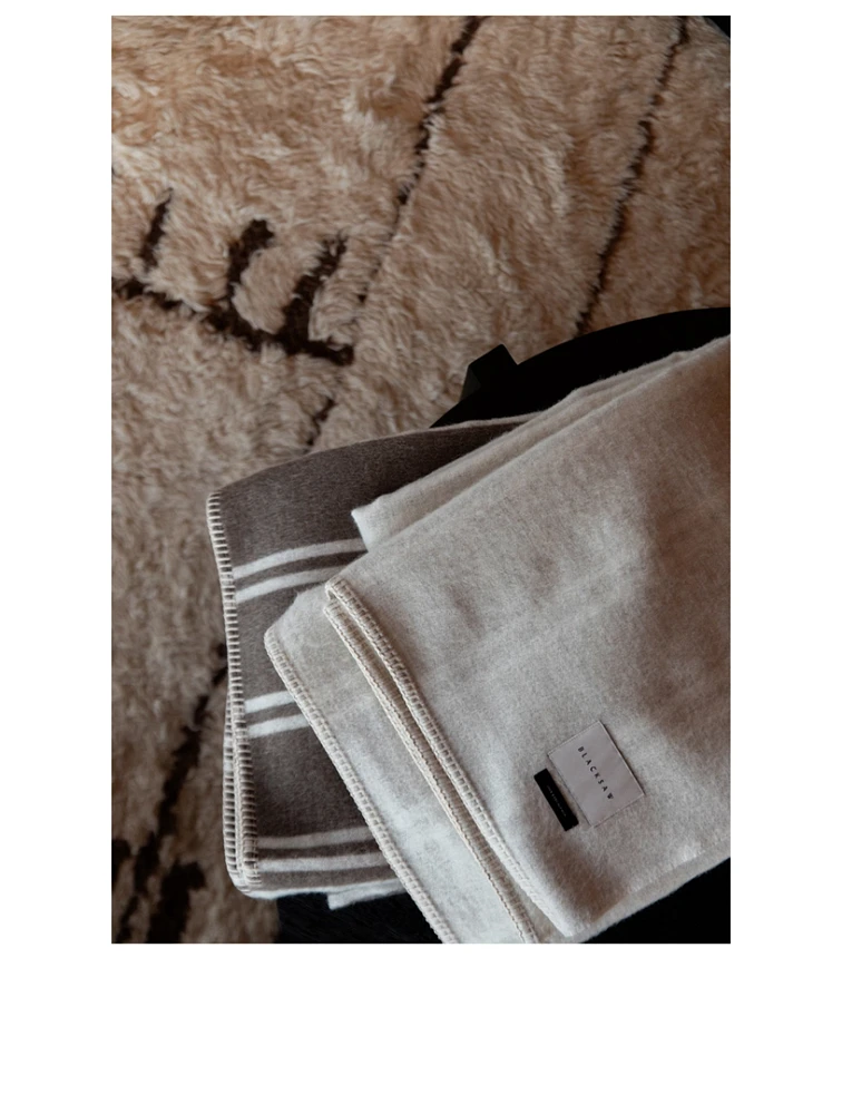 Straits Reversible Zero Dye Throw Blanket