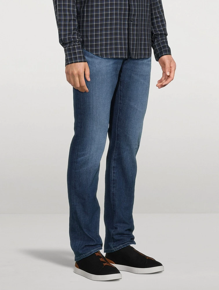 Everett 360° Slim Straight Jeans