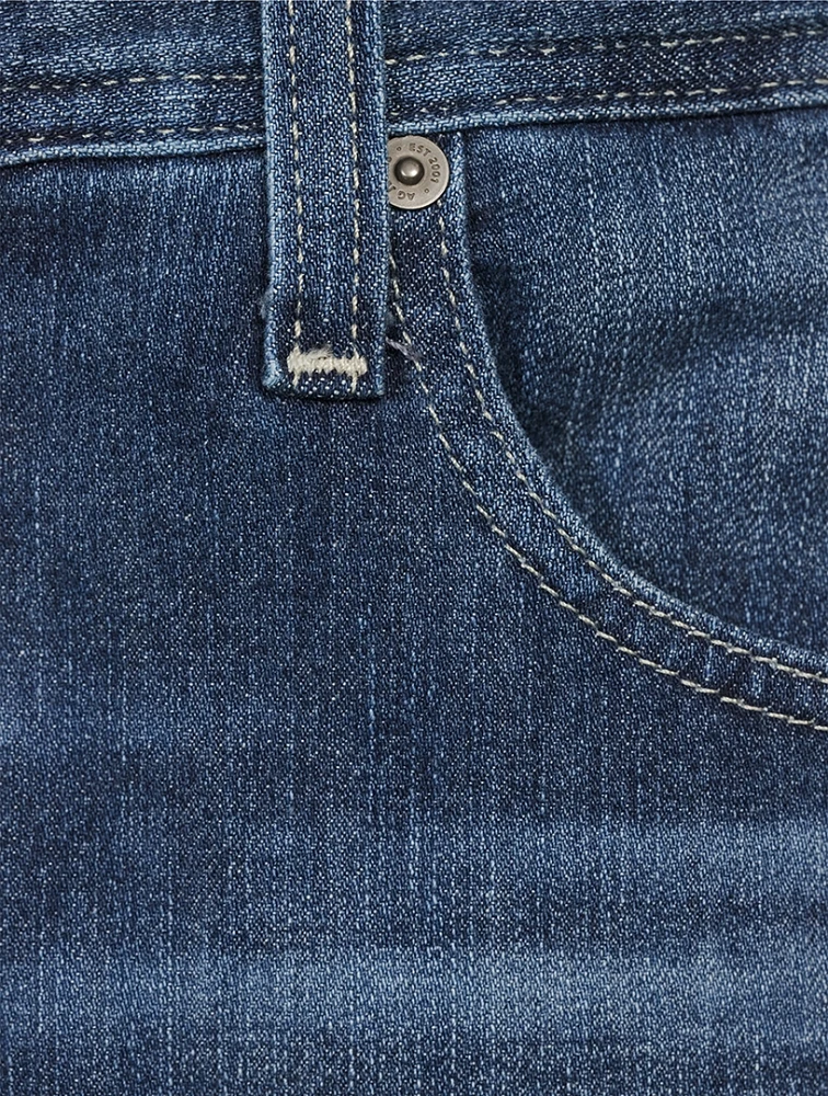 Everett 360° Slim Straight Jeans