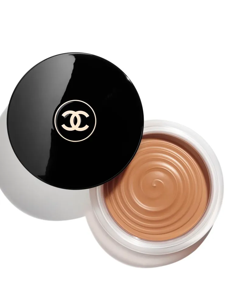 Cream-Gel Bronzer For A Healthy, Sun-Kissed Glow