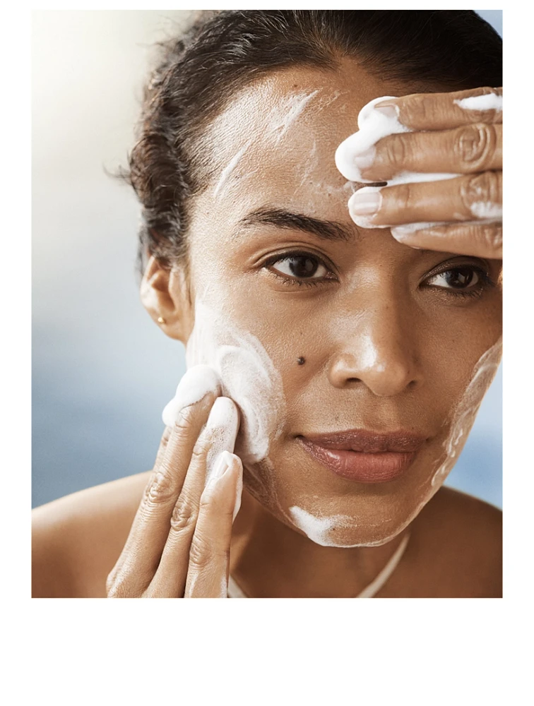 The Essence Foaming Cleanser
