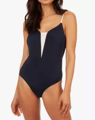 LIVELY The V One Piece