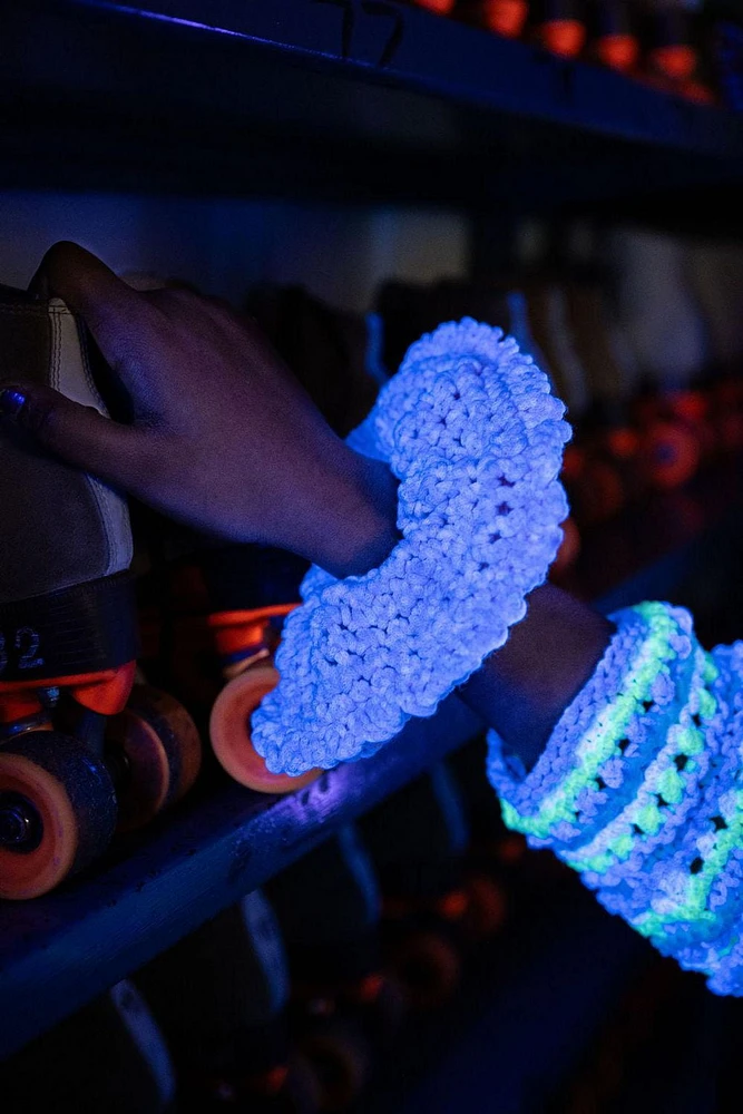 Lion Brand DIY Glow Cozy Yarn #4 Medium/Worsted Yarn 60g/72m 3-Pack