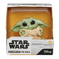 Star Wars The Bounty Collection The Child Collectible Toys 2.2-Inch The Mandalorian “Baby Yoda” Hold Me Pose Figure, Kids Ages 4 and Up