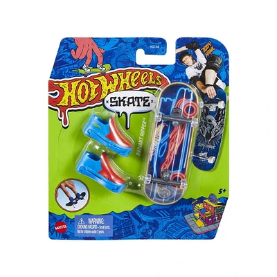 Hot Wheels Skate Tony Hawk Fingerboard & Shoes