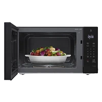 LG 1.5 cu. ft. NeoChef™ Countertop Microwave with Smart Inverter and EasyClean®