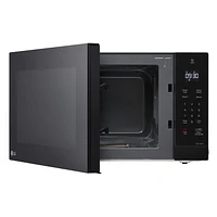 LG 1.5 cu. ft. NeoChef™ Countertop Microwave with Smart Inverter and EasyClean®