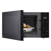 LG 1.5 cu. ft. NeoChef™ Countertop Microwave with Smart Inverter and EasyClean®