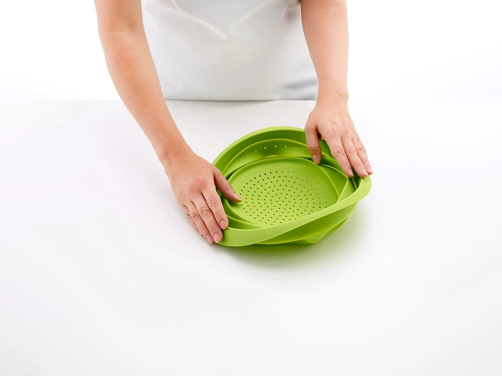 Lekue 23cm Red Collapsible Colander