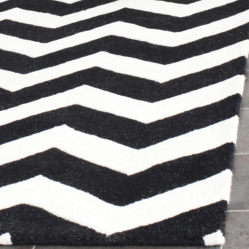 Safavieh Chatham Jake Zigzag Stripes Area Rug