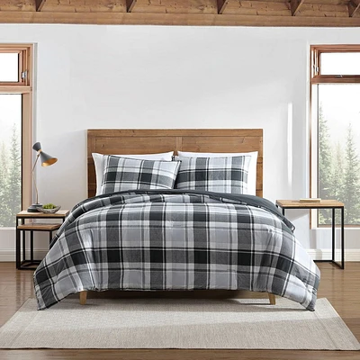 Eddie Bauer Plaid comforter and Sham Set, 3 piece set