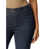 Levi Strauss Signature™ Women’s Shaping Perfect Pull-On Straight Jeans, Available sizes: 2 – 18