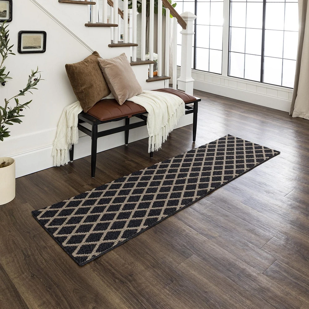 Mohawk Home Lewis Diamond Near Black/Tan Tufted Polyester Area Rug