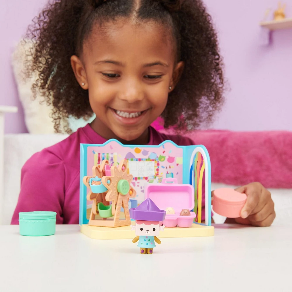 Gabby's Dollhouse, Salle Baby Box Craft-a-riffic avec figurine chat Bébé Boîte, accessoires, meubles et boîtes surprises, jouets pour enfants à partir de 3 ans