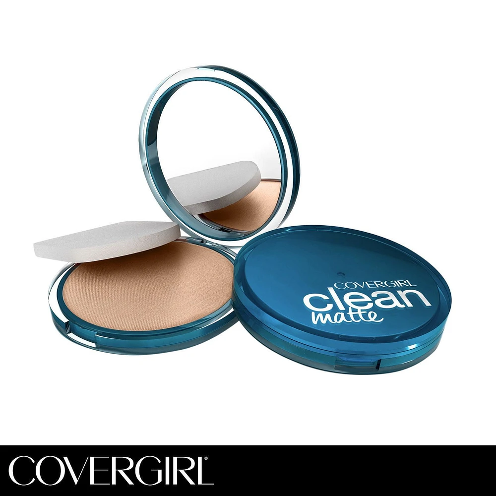 COVERGIRL Poudre pressée Clean Matte, fini mat et lisse, léger, peau sans brillance, formule sans huile, 100% Sans Cruauté Poudre Pressée pure et saine