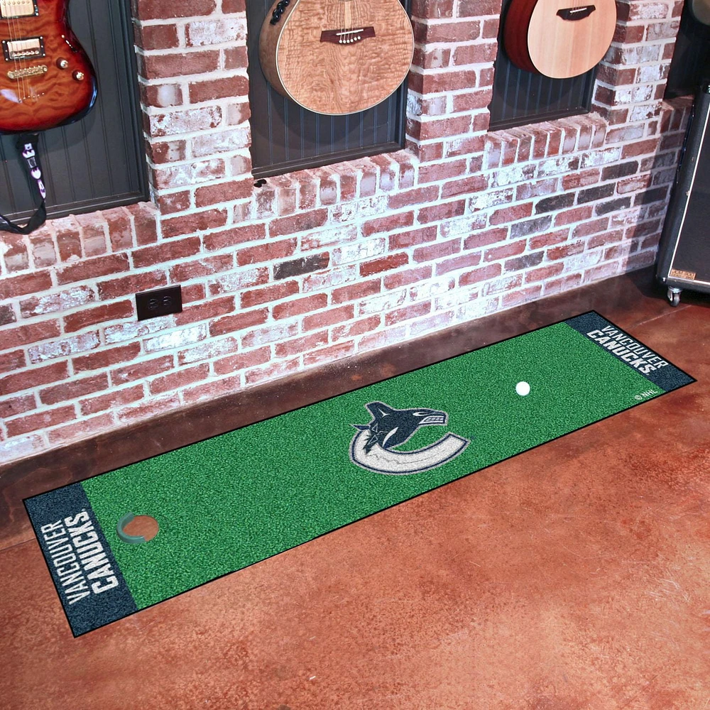 NHL - Vancouver Canucks Putting Green Mat 18"x72"