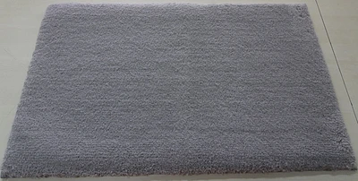 Hometrends 3K Solid Light Grey Polyester Bathrug, 20"x32",Anti-Skid Bathrug