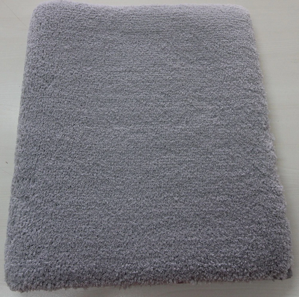 Hometrends 3K Solid Light Grey Polyester Bathrug, 20"x32",Anti-Skid Bathrug