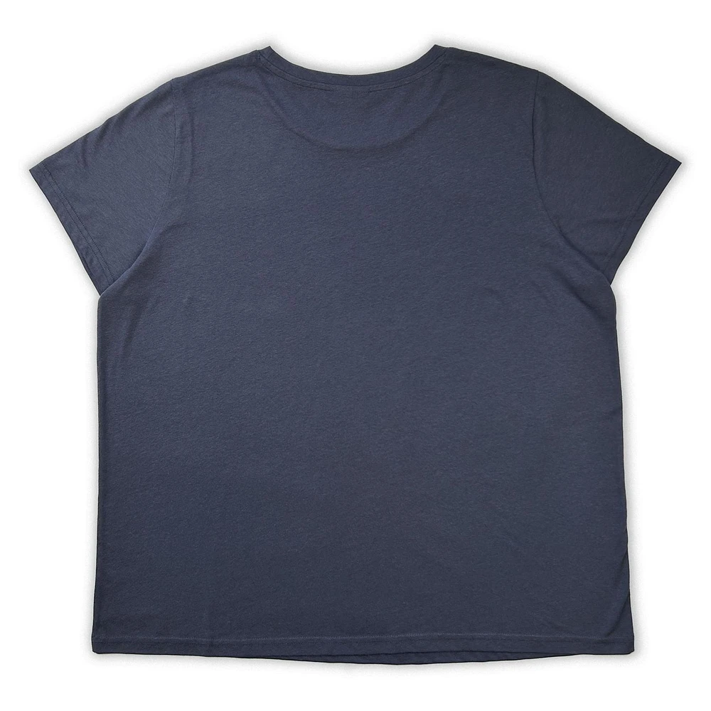 Pink closet T-shirt grande taille pour femme. Ce t-shirt à manches courtes taille plus pour femme a un look décontracté qui peut être porté avec presque n'importe quel bas