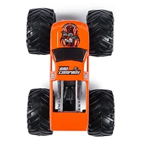 Monster Jam, Official Earth Shaker Vs. Bad Company Die-Cast Monster Trucks, 1:64 Scale, Kids Toys for Boys Ages 3 and up