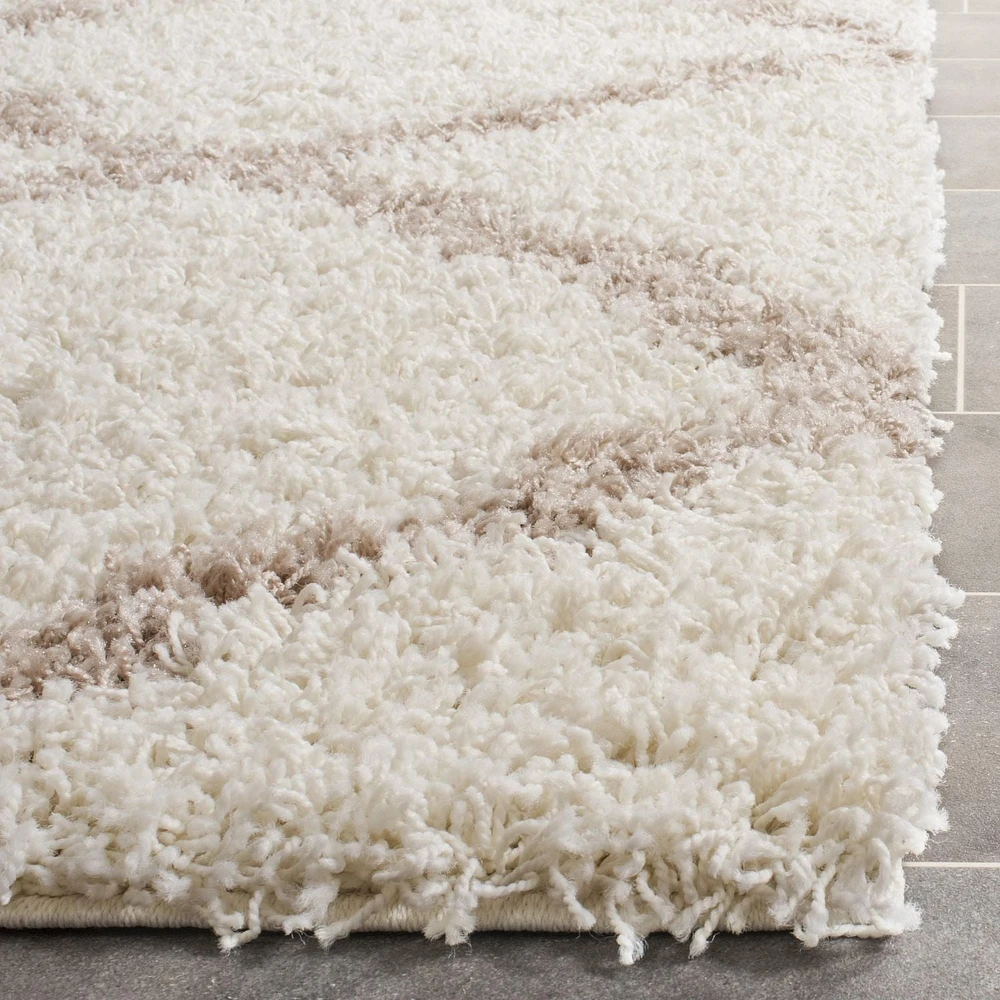 Safavieh Dallas Logan Geometric Shag Area Rug
