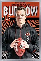 NFL Cincinnati Bengals - Joe Burrow Pose 20 Wall Poster, 14.725" x 22.375" Framed