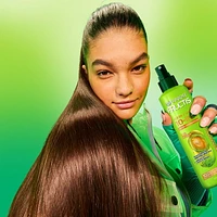 Garnier Fructis Sleek & Shine, 10-In-1 Repairing Leave-In Spray For Frizzy & Dry Hair with Heat Protection, With Argan Oil and Plant Keratin - 239ml, Hair spray for frizzy hair