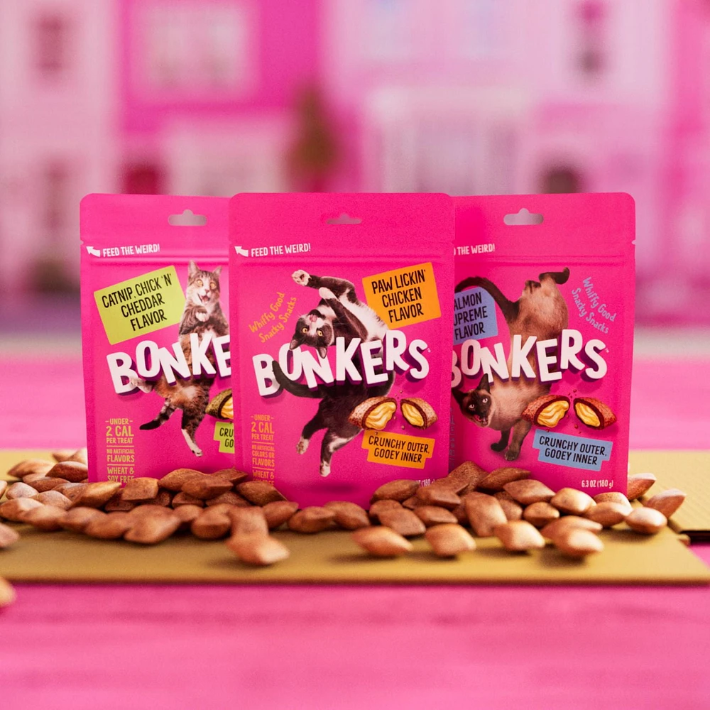 BONKERS Crunchy And Soft Cat Treats Chicken Flavor, 85g